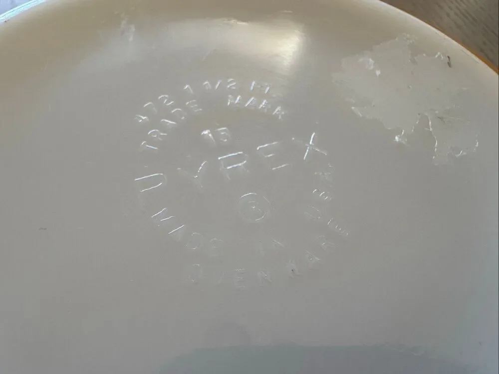 Pyrex Town & Country Cinderella bowl 444 60s Pennsylvania Dutch Old Orchard 472